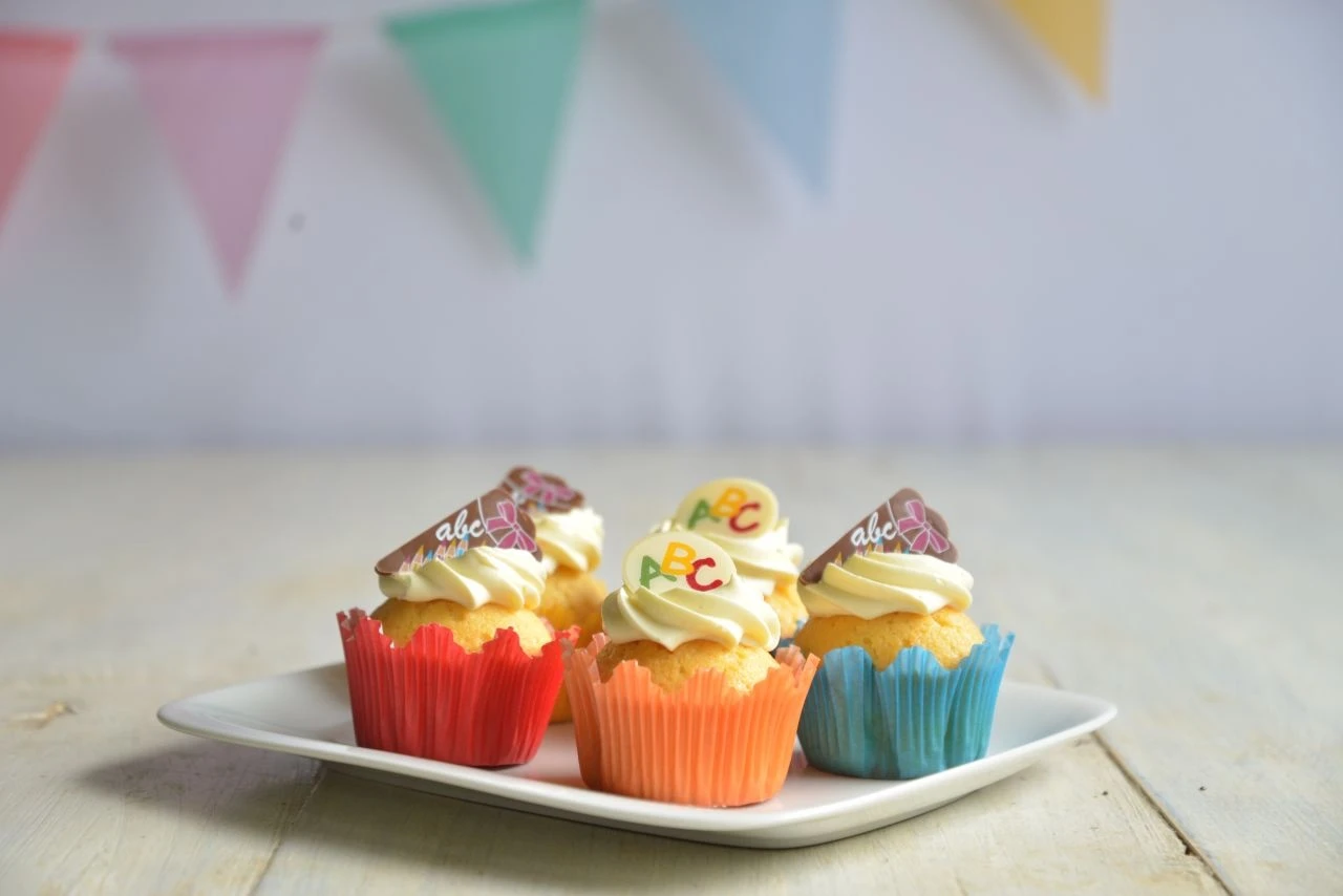 ABC Schoko-Aufleger 24 Stck. Ø 3 Cm, Weiße Schokolade 3 ABC Schoko-Aufleger 24 Stck. Ø 3 Cm, Weiße Schokolade