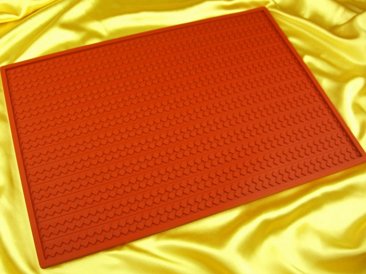 SILIKOMART Relief-Matte: Chess 40 X 60, Silikon, Rot, 39 X 55,5 X 3 Cm 4 SILIKOMART Relief-Matte: Chess 40 X 60, Silikon, Rot, 39 X 55,5 X 3 Cm – Bild 2