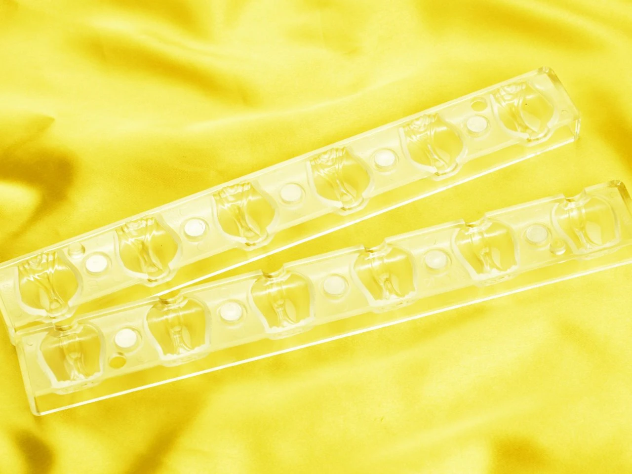 Schokoladen-Magnetform: Rose, Kunststoff & Edelstahl, 6 Mulden á 22 X 25 X 30 Mm 5 Schokoladen-Magnetform: Rose, Kunststoff & Edelstahl, 6 Mulden á 22 X 25 X 30 Mm – Bild 3