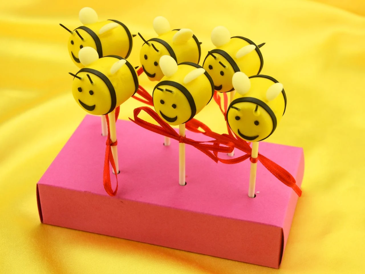 Cake Pop-Glasur: Sonnengelb, Gelb, 2,5 Kg 4 Cake Pop-Glasur: Sonnengelb, Gelb, 2,5 Kg – Bild 2