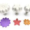 DEKOFEE Ausstecher-Set Mit Stempel: Blüten-Mix, Kunststoff, Weiß, 3er-Set 2 DEKOFEE Ausstecher-Set Mit Stempel: Blüten-Mix, Kunststoff, Weiß, 3er-Set -Lebensmittelgeschäft b60750