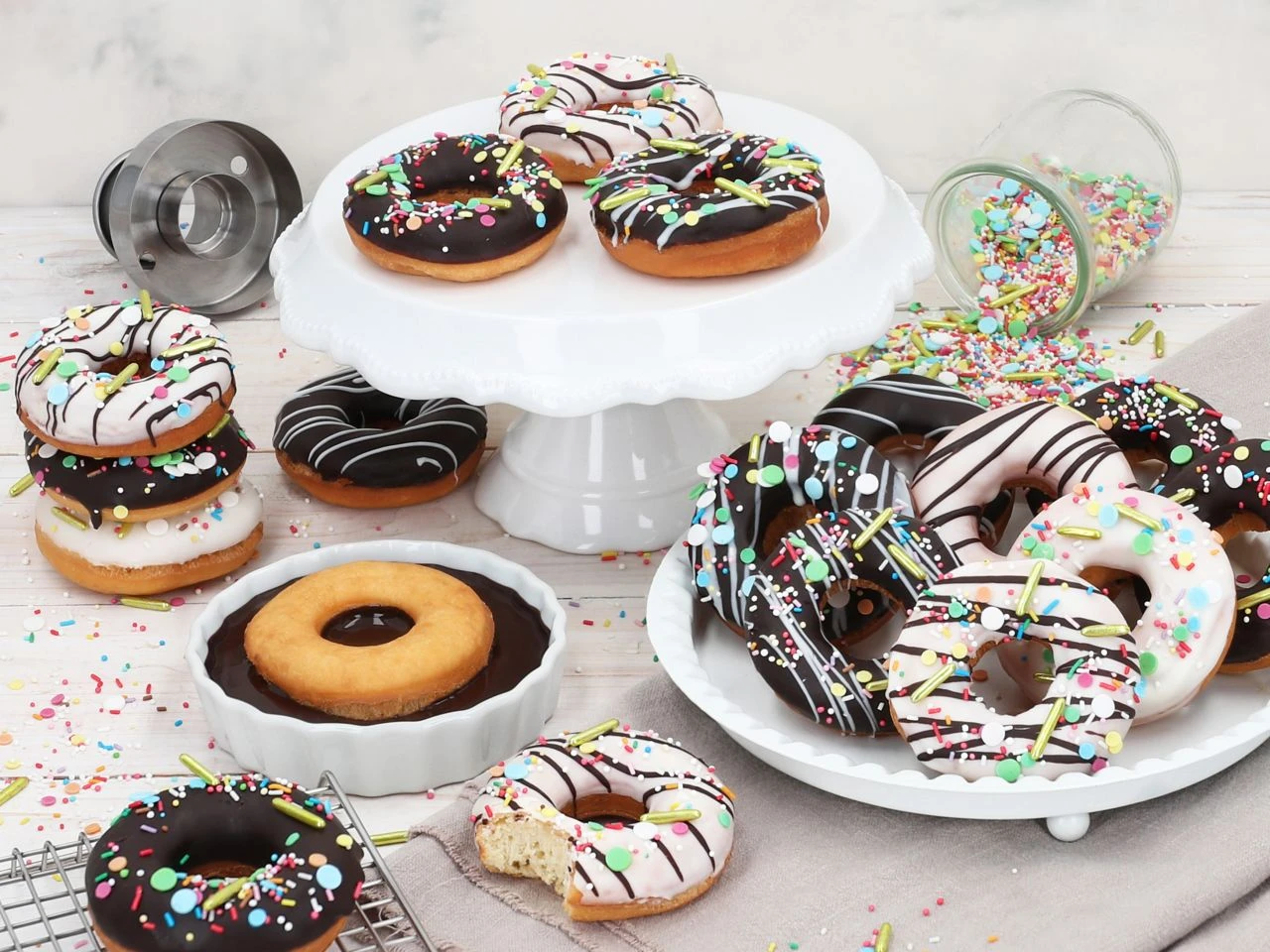 Drip Cake-Glasur Pastel Yellow, Pastellgelb, Inkl. Spritzflasche, 250 G 6 Drip Cake-Glasur Pastel Yellow, Pastellgelb, Inkl. Spritzflasche, 250 G – Bild 4