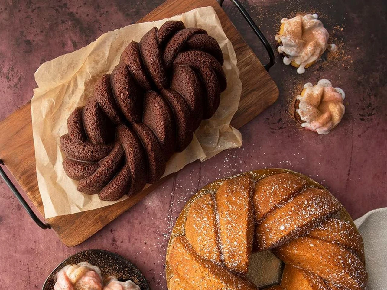 Nordic Ware: Aluguss-Backform 75th Anniversary Braided Loaf, Antihaft, 1,4 L, 24,5 X 13 X 7,5 Cm 7 Nordic Ware: Aluguss-Backform 75th Anniversary Braided Loaf, Antihaft, 1,4 L, 24,5 X 13 X 7,5 Cm – Bild 5