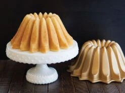 Nordic Ware: Aluguss-Backform Lotus Bundt, Antihaft, 1,18 L, 19 X 9 Cm -Lebensmittelgeschäft b89612