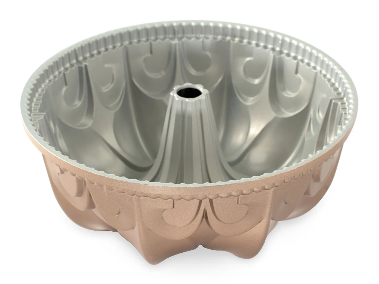 Nordic Ware: Aluguss-Backform Fleur De Lis Bundt Pan, Antihaft, 2,4 L, 22,5 X 9,5 Cm 5 Nordic Ware: Aluguss-Backform Fleur De Lis Bundt Pan, Antihaft, 2,4 L, 22,5 X 9,5 Cm – Bild 3