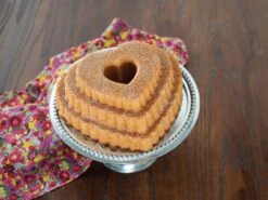 Nordic Ware: Aluguss-Backform Tiered Heart Bundt, Herzkranz, Antihaft, 2,83 L, 23,5 X 22,5 X 11,5 Cm -Lebensmittelgeschäft b89793