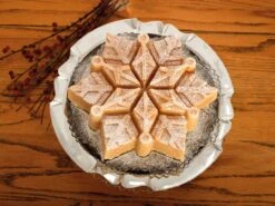 Nordic Ware: Aluguss-Backform Snowflake Pan, Antihaft, 1,4 L, 26,2 X 5,5 Cm