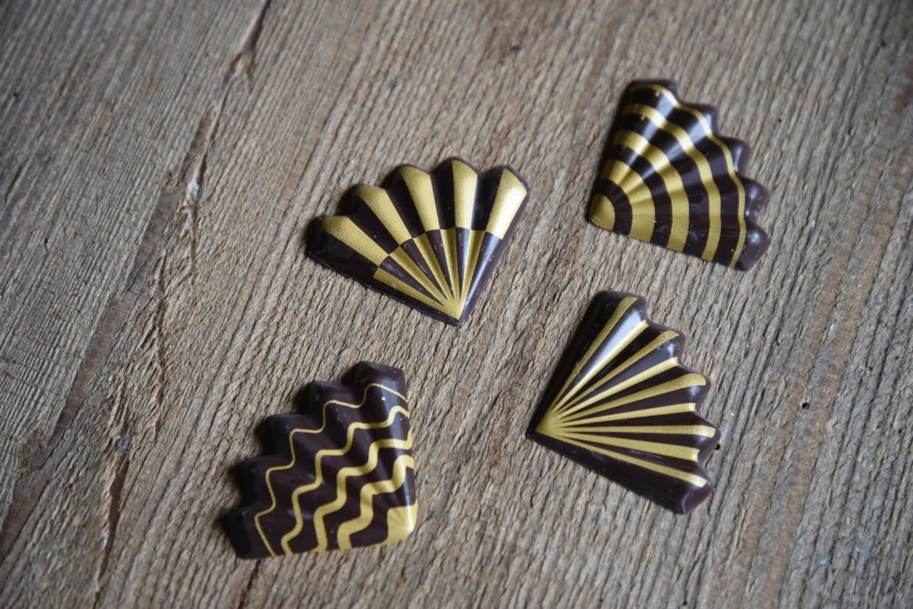 Schoko-Fächer Aus Dunkler Schokolade 3x3cm 24 Stück 3 Schoko-Fächer Aus Dunkler Schokolade 3x3cm 24 Stück