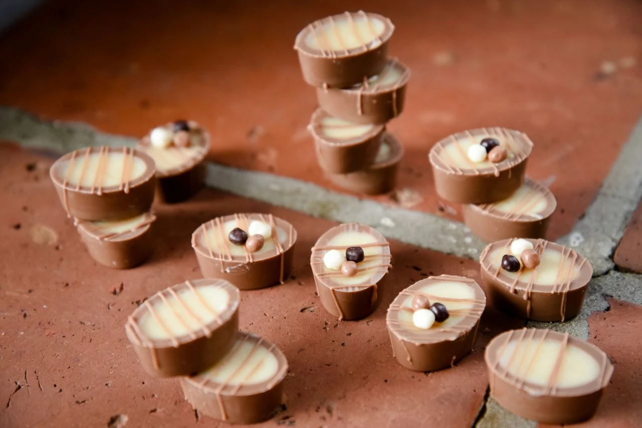 Pralinenfüllung Eierlikör-Nougat, 600g 3 Pralinenfüllung Eierlikör-Nougat, 600g